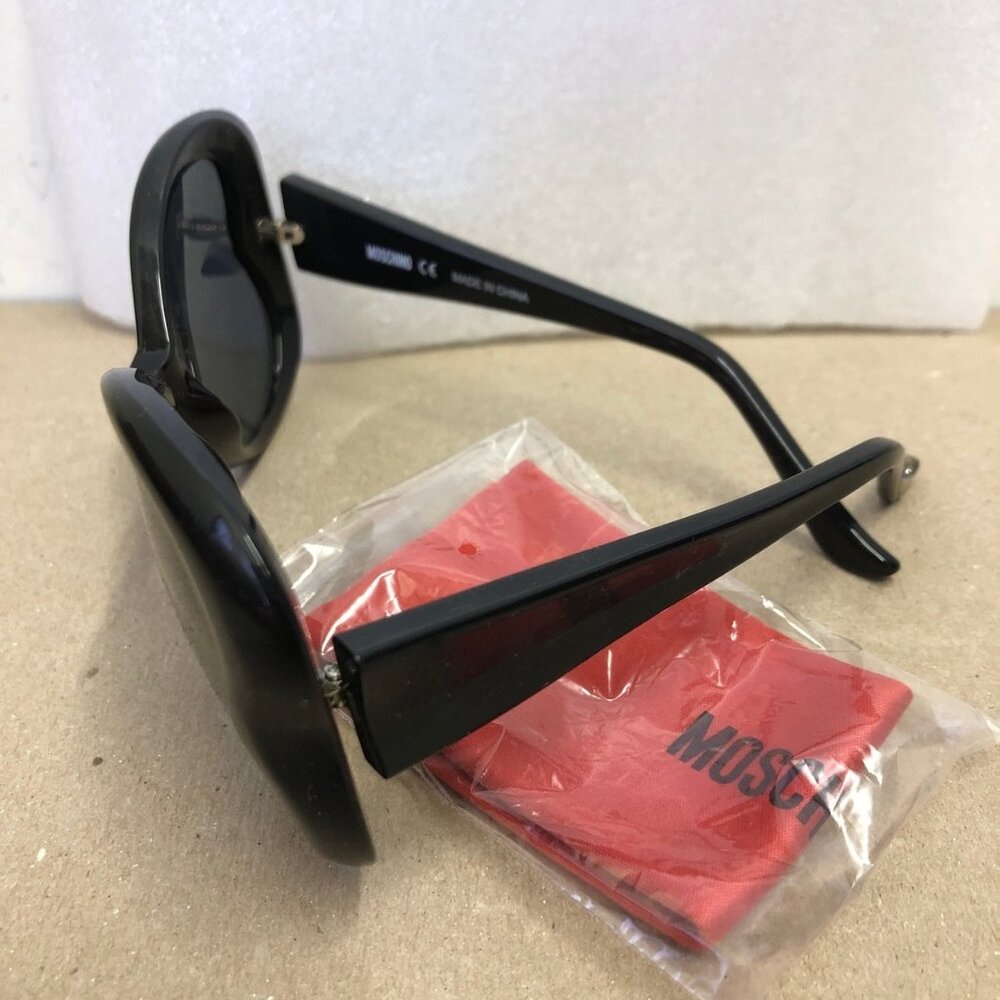 Moschino Sideways Heart Plastic Sunglasses - Picture 5 of 6